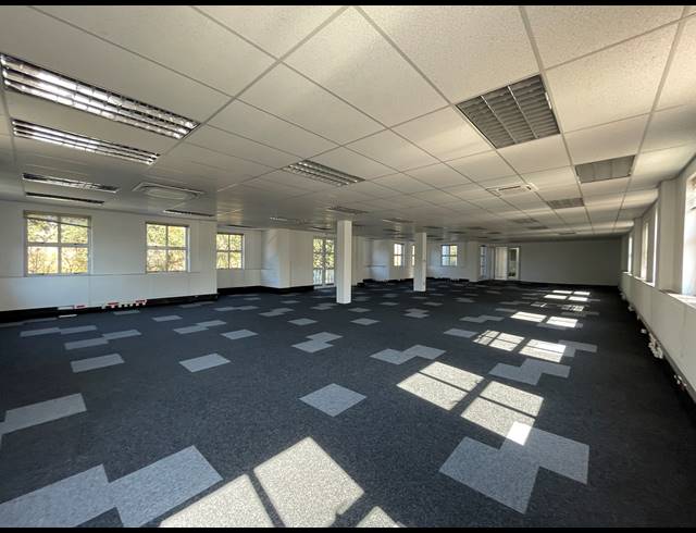 279M² OFFICE TO LET IN BRYANSTON
